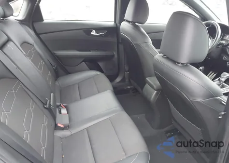 2022 Kia Forte Gt-Line z USA, uszkodzony, nr VIN 3KPF54AD5NE504224